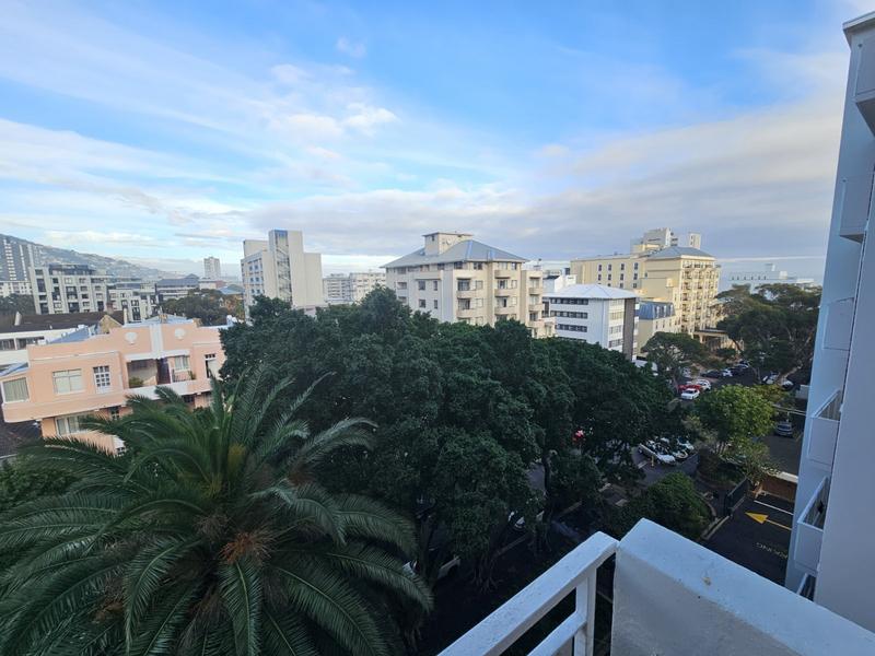 2 Bedroom Property for Sale in Sea Point Western Cape